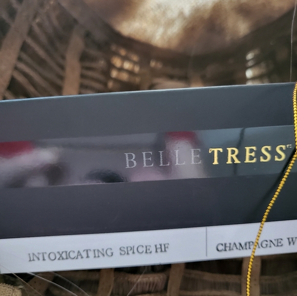 Belletress WIG NEED TO SELL MOVING - Picture 9 of 10